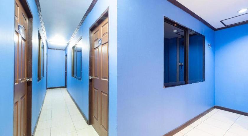 Oyo 75327 Diyana Residence Pattaya Buitenkant foto