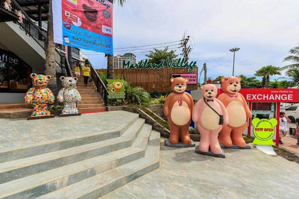 Oyo 75327 Diyana Residence Pattaya Buitenkant foto